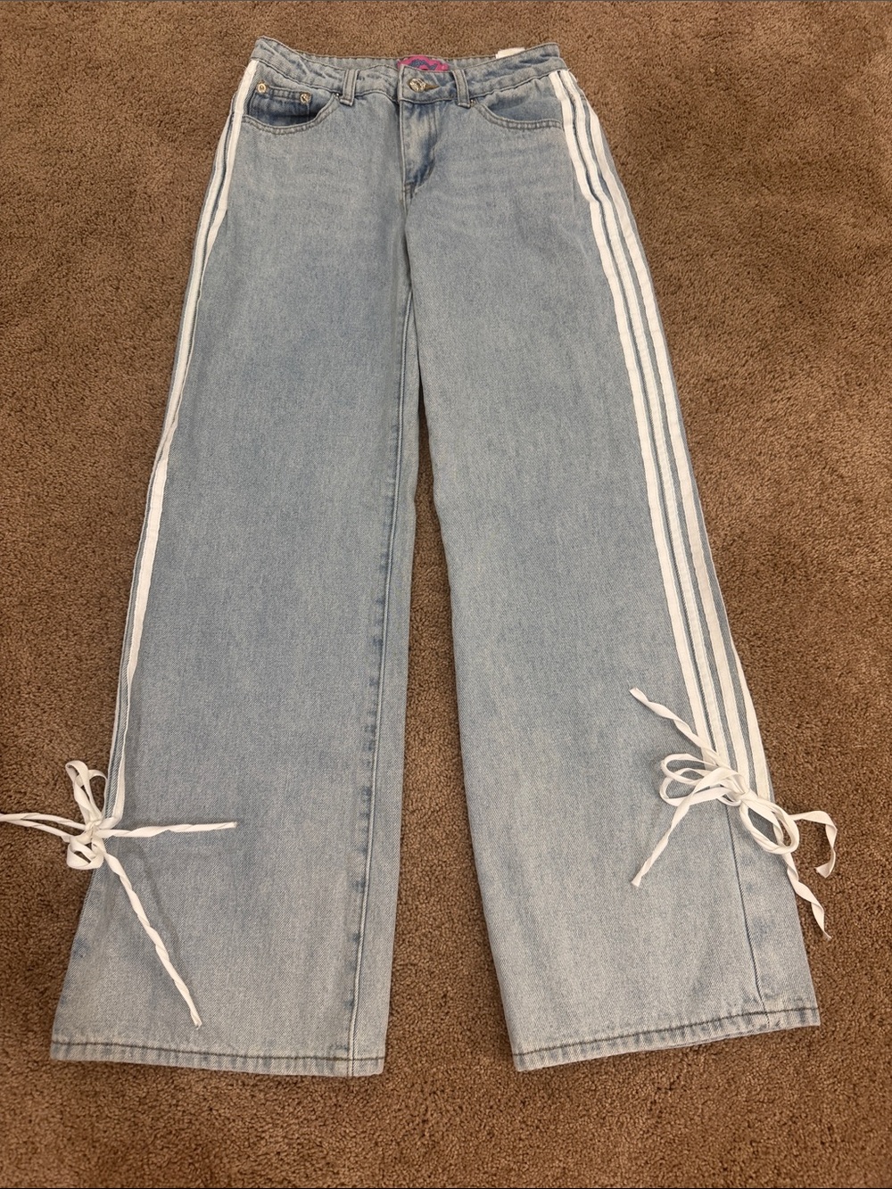 Edikted Light Blue Wide-Leg Jeans with White Side Stripes